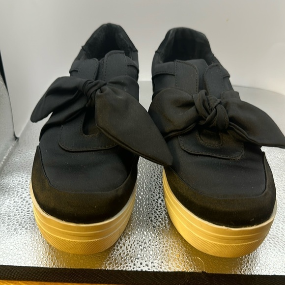 Seven dials black shoes. Size 8 1/2. I adorable flat shoes with a black bow. - Picture 1 of 8